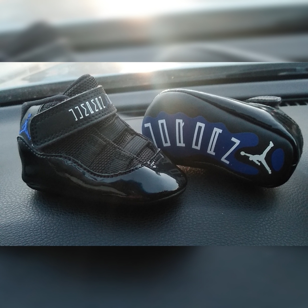 ‼️SOLD‼️Like new Baby Jordans retro 11 space jams